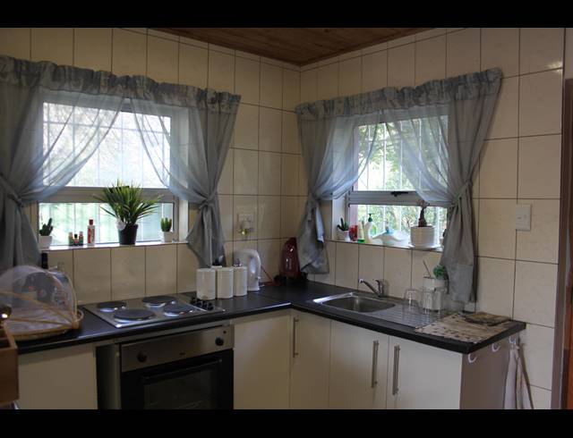 2 BEDROOM FLAT RENTED IN DURBANVILLE RURAL